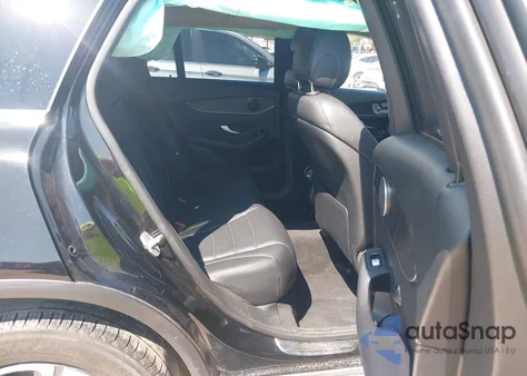 2016 Mercedes-Benz Glc z USA, uszkodzony, nr VIN WDC0G4JB2GF030878